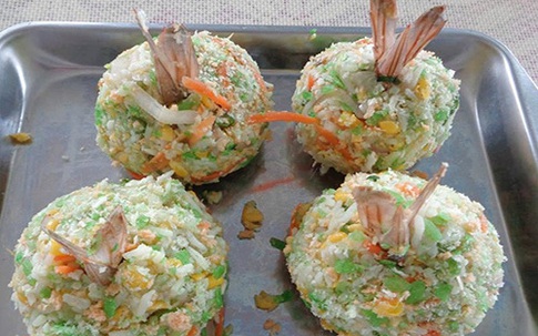 Ngô cốm bọc tôm chiên giòn ngon, chỉ nhìn thấy thôi đã thèm