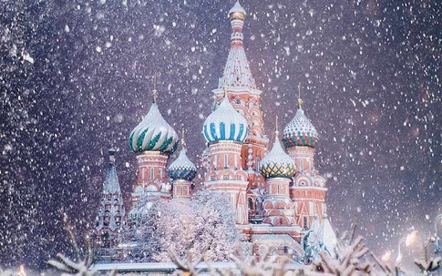 Cảnh tuyết rơi đẹp mê mẩn ở Moscow