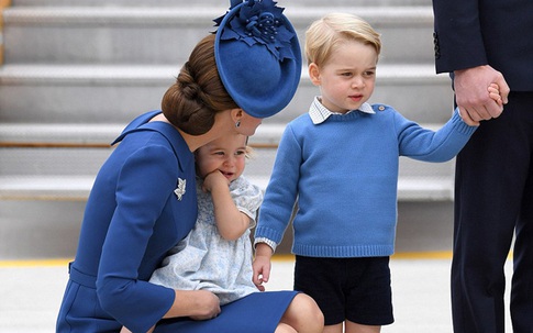 Hoàng tử George và em gái đáng yêu bên bố mẹ ở Canada