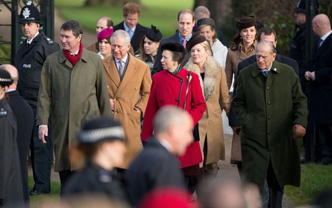 Choáng ngợp cách đón Giáng sinh khác biệt của đại gia đình quyền lực nhất nước Anh