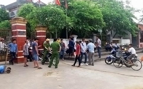Tài xế xe khách vác dao truy sát nhau sau va chạm