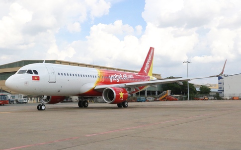 Vietjet Air tiếp tục bị “tố”: “Khách muộn 5 phút mất ngay tiền triệu, hãng chậm cả giờ chỉ xin lỗi “nước bọt”