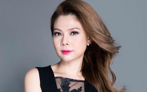 "Búp bê" Thanh Thảo sexy với váy ôm sát