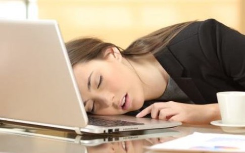 10 dấu hiệu cảnh báo bạn bị thiếu ngủ