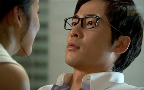 Vợ cao tay giành lại chồng ngay trước mặt bồ nhí