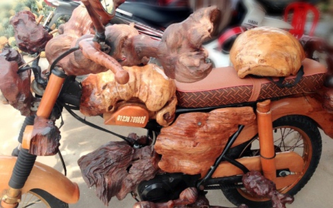 Chiếc xe máy bằng gỗ cực độc của một "dân chơi" Nghệ An