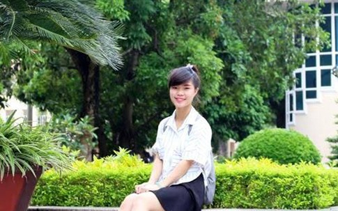 Nữ sinh nghèo tất tả muôn nghề để kiếm tiền học ĐH