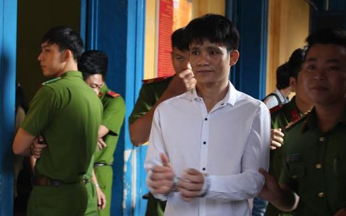 Nhớ mẹ không chịu ăn cơm, bé trai bị cha đạp chết