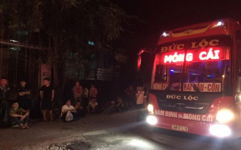 Kinh hãi xe khách 40 chỗ "nhồi" 70 người ở Quảng Ninh