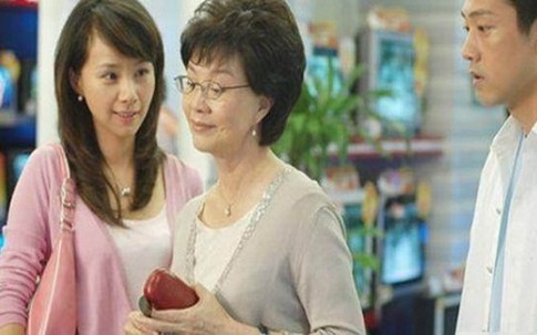 Vợ chồng tan nát vì "trả quá nhiều tiền cho mẹ chồng chăm cháu"