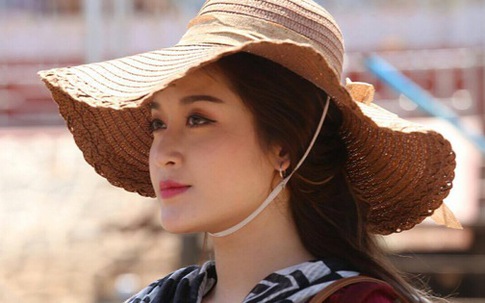 Từ Myanmar: Á hậu Huyền My bức xúc lên tiếng chuyện để mẹ kéo vali