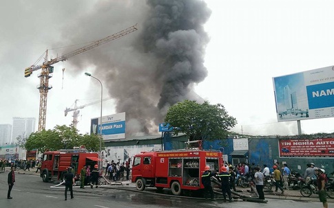 Hà Nội: Cháy nhà xưởng rộng hàng trăm m2 gần tòa nhà Keangnam