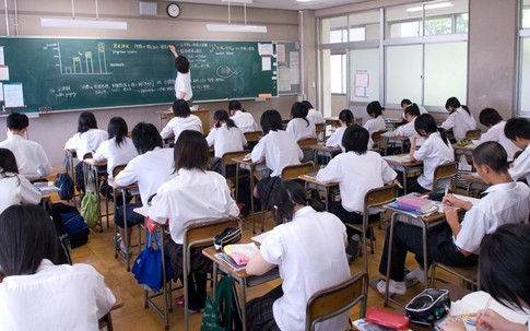 Tại sao sinh viên Nhật im lặng trong giờ tiếng Anh?