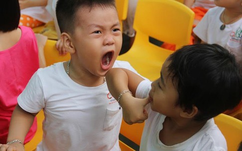 Cha mẹ sẽ sốc khi biết 10 chuyện ngược đời trong cách dạy trẻ ở Việt Nam