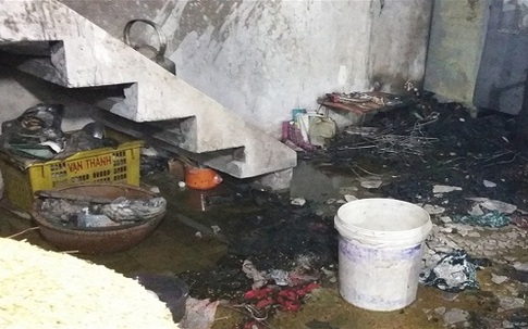 Vợ tẩm xăng thiêu chết chồng say rượu