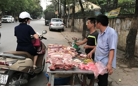 Khắp nơi lập lò mổ: Cả họ đụng lợn, cả làng ăn thịt 'giải cứu'