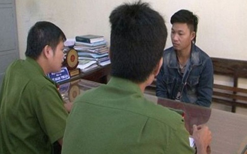 Đến nhà bạn chơi, phát hiện ô tô đậu ven đường, liền phá khóa lái đi