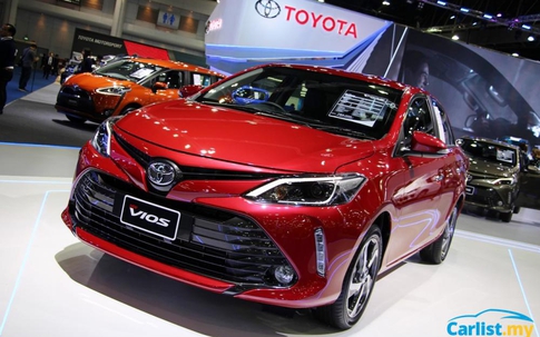 Nhiều ô tô ‘hot’ Toyota và Hyundai giảm giá ‘sập sàn’, về mốc 500 triệu