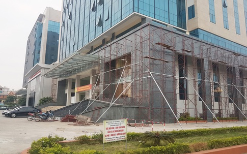 Hình ảnh mới nhất về tòa nhà 350 tỷ đồng có tấm biển "không thể tin nổi" ở Bắc Giang