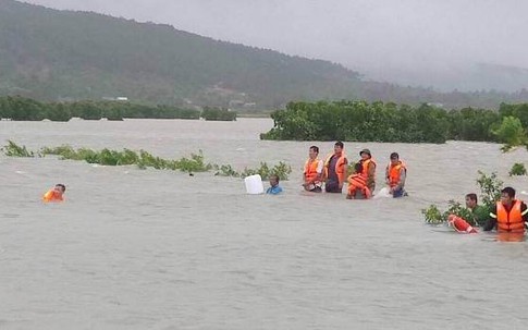 Vẫn còn nhiều bản làng ở Thanh Hóa bị cô lập sau bão