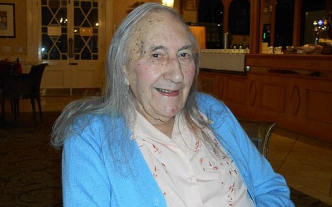 Cựu chiến binh thế chiến thứ 2 quyết sống thật với giới tính nữ ở tuổi 90