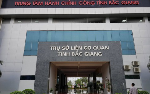 Cận cảnh tòa nhà 350 tỷ đồng mới xây có tấm biển kỳ lạ nhất Bắc Giang