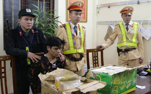 Lạng Sơn: Bắt giữ đối tượng vận chuyển 73 bánh heroin