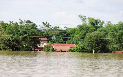 Vùng rốn lũ xứ Thanh ngập chìm trong biển nước