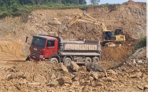 Xã Hòa Thạch (Quốc Oai, Hà Nội): Đất bị múc bán, chính quyền không biết?