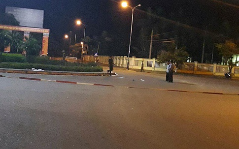 Mâu thuẫn từ tiếng nẹt pô, thanh niên 18 tuổi đâm 2 người thương vong