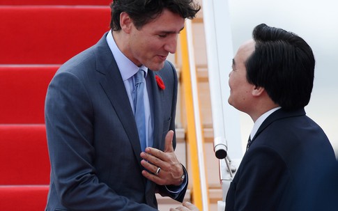 Chuyên cơ chở Thủ tướng Canada Justin Trudeau tới Đà Nẵng dự Apec