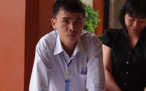Vì sao trưởng phòng trẻ xin nghỉ việc về bán gà nướng?