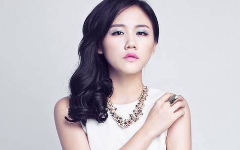 Bỏ cả sự nghiệp để chiều ý bạn trai, Văn Mai Hương vẫn nhận kết cục buồn