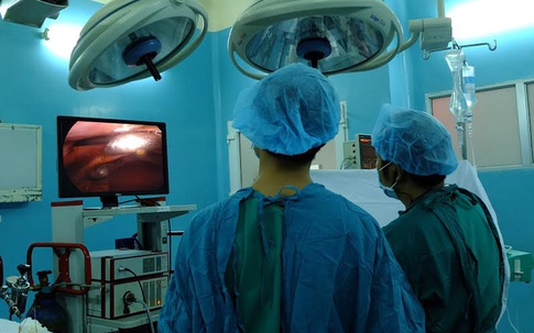 TP.HCM: Ngã xe sau cuộc nhậu, bàng quang người thanh niên vỡ toang, bụng chướng căn khổng lồ