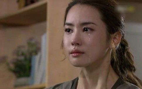 Thấy con trai ngoại tình, bố chồng nói những câu khiến nàng dâu rơi nước mắt