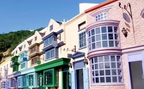 Khu biệt thự màu sắc rực rỡ ở Nha Trang tấp nập du khách đến check in