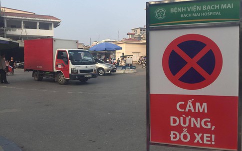 BV Bạch Mai đình chỉ 2 bảo vệ liên quan vụ chặn xe biển tỉnh vào đón bệnh nhân
