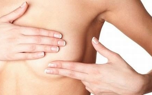 Chưa lấy chồng nhưng liên tục tiết sữa là bệnh gì?