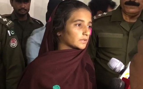 Con dâu Pakistan đầu độc, giết cả họ nhà chồng