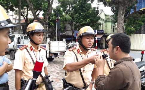 Chưa thấy “ra quân”, ma men mặc sức... nhậu