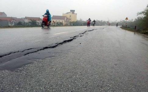 Hưng Yên: Dự án đê nghìn tỷ chưa bàn giao đã nứt