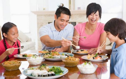 Tổ ấm quạnh hiu khi thiếu vắng bữa cơm gia đình