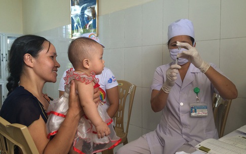 Bố mẹ chủ quan, con mắc ho gà dễ gặp biến chứng nặng