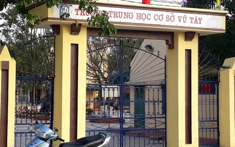 Bảo vệ trường học bị học sinh cấp 3 đâm trọng thương