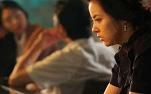 Con sốt nhập viện chồng vẫn mải mê tổ chức tiệc sinh nhật cho nhân tình