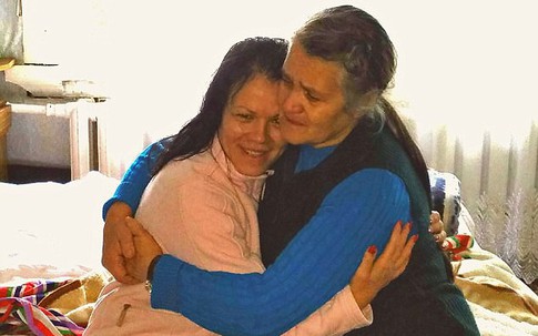 39 năm thất lạc con gái ruột, người mẹ hối hận vì không tin lời hàng xóm