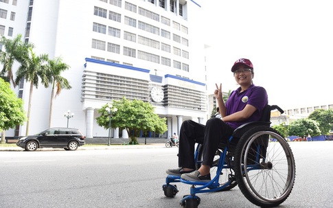 Cô học trò khuyết tật trường chuyên Lê Hồng Phong được tuyển thẳng vào ĐH Bách khoa HN