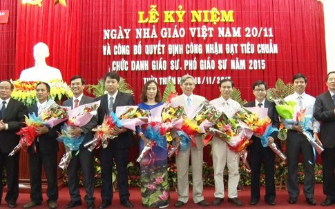 Giáo sư về làm việc tại Hà Tĩnh được hỗ trợ 800 triệu đồng