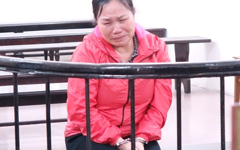 Nước mắt những đứa con của góa phụ bị tuyên án tử