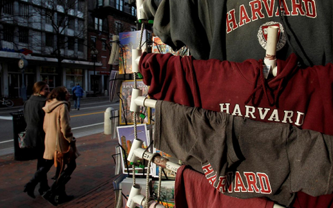 Đại học Harvard bị dọa kiện vì giới hạn sinh viên Mỹ gốc Á